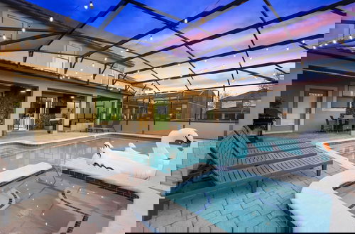 Foto 9 - Upstay Movie-themed Mansion w Arcade Pool Hot Tub