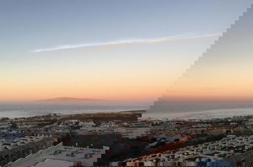 Foto 3 - Enjoy Sunsets at Fully Equipped 2BR Oceanside View