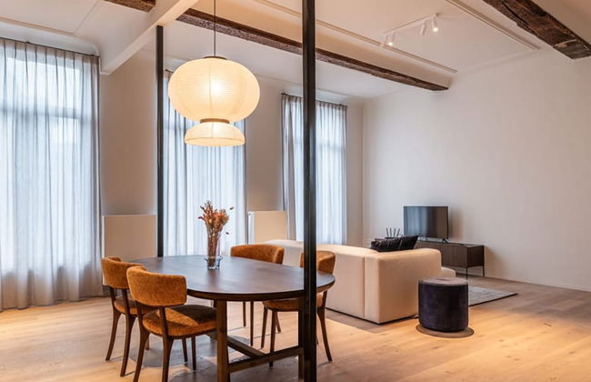 Stylishly Renovated Apartment With City View - Foto 22