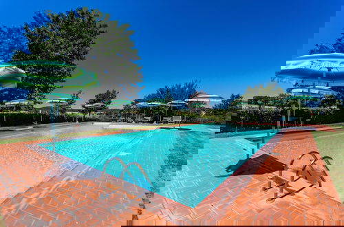 Foto 72 - Scenic Apartment in Casole D'elsa With Pool