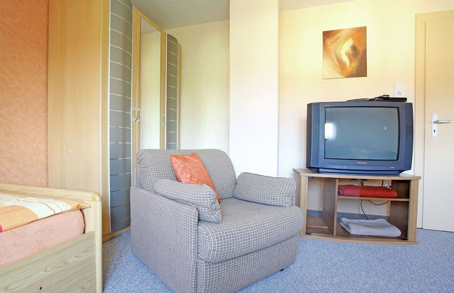 Spacious Apartment in Pracht near Forest - Photo 2