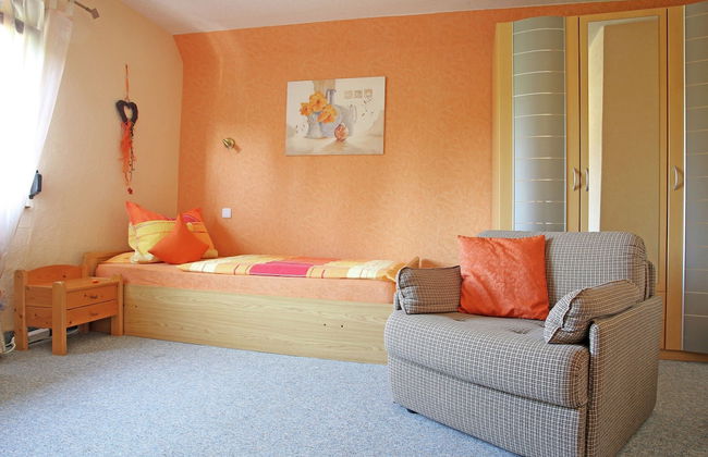 Spacious Apartment in Pracht near Forest - Photo 4