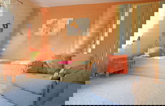 Photo 2 - Apartment With Terrace and Pool in the Garden