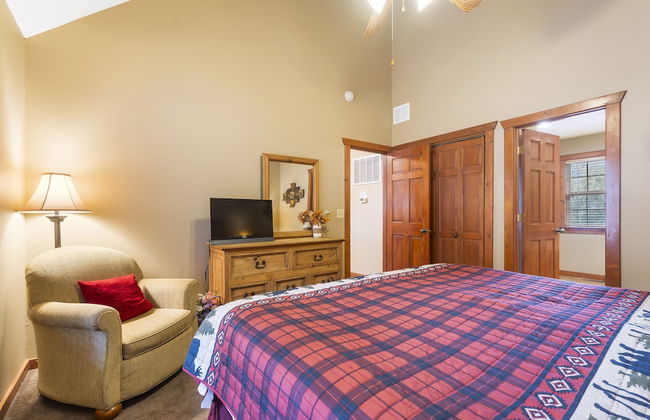 Creekside - 2 BDR Resort Cabin in Epic Location! - Foto 2