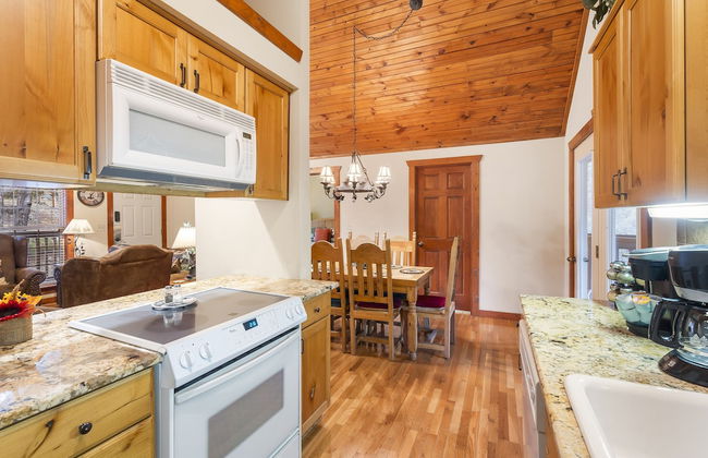 Creekside - 2 BDR Resort Cabin in Epic Location! - Foto 8