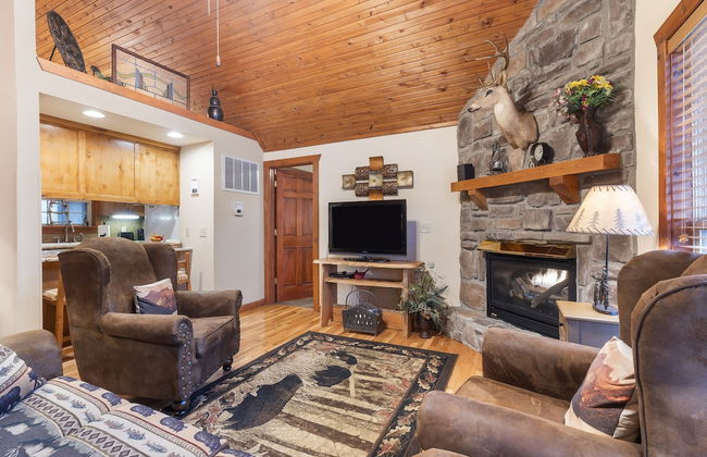 Creekside - 2 BDR Resort Cabin in Epic Location! - Foto 13
