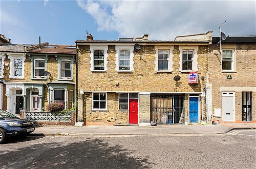 Photo 24 - Quirky, Spacious House in the Heart of Hackney