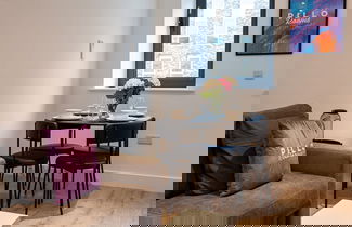 Foto 2 - Modern Apartment in Manchester, Sleep 4