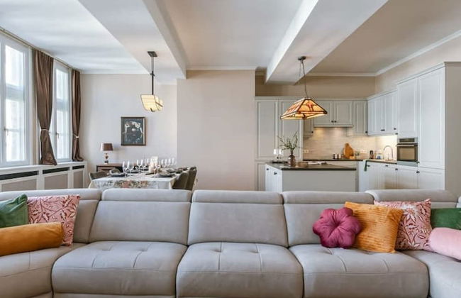 Authentic Apartment in the City Center of Antwerp - Photo 27
