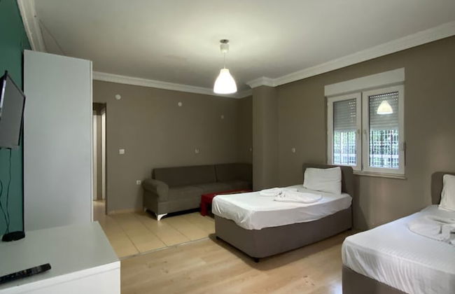 Khan's Hotel - Photo 6