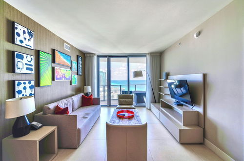 Foto 74 - Beachfront Bliss: Luxe Condo in Hollywood