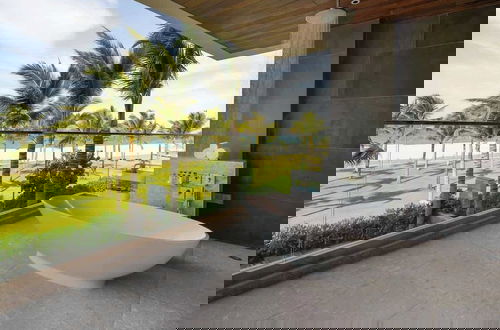 Foto 26 - Beachfront Luxury Villa: Your Private Paradise