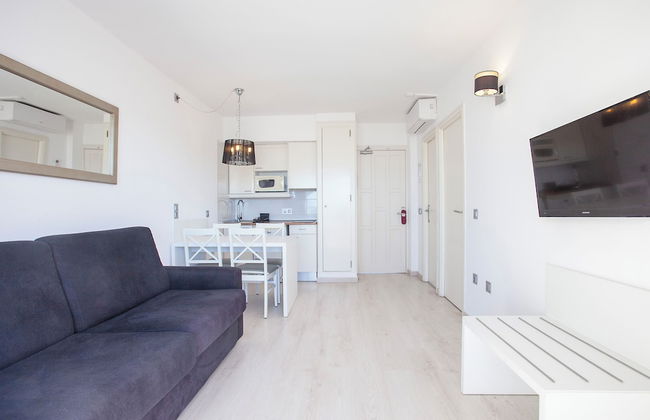 Sand Beach Apartments - Photo 12