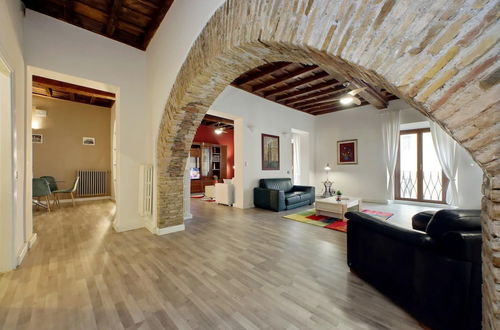 Photo 11 - Luxury Navona Apartment