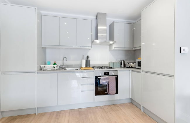 2 Bdrm Penthouse with parking Wycombe - Foto 63