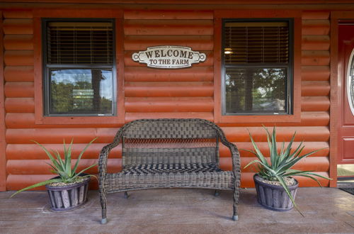 Photo 3 - Cabin 2 Rental 15 Minutes From Magnolia and Baylor