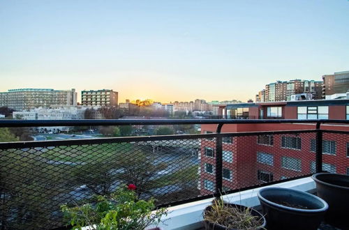 Photo 24 - Gorgeous Rosslyn Penthouse w Views Free Parking Metro Subway