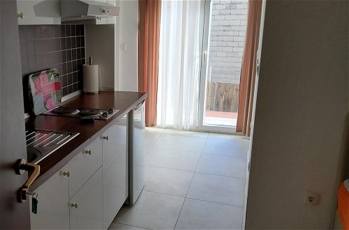 Foto 14 - Inviting 4 Sleeper Apartment in Split