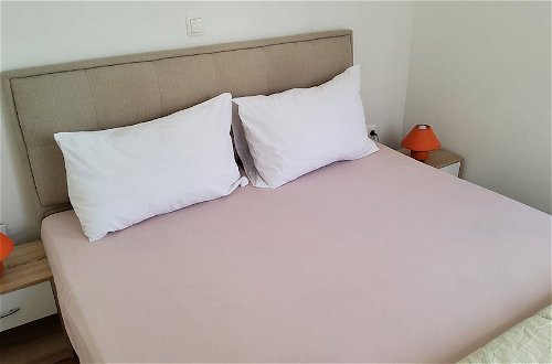 Foto 5 - Inviting 4 Sleeper Apartment in Split