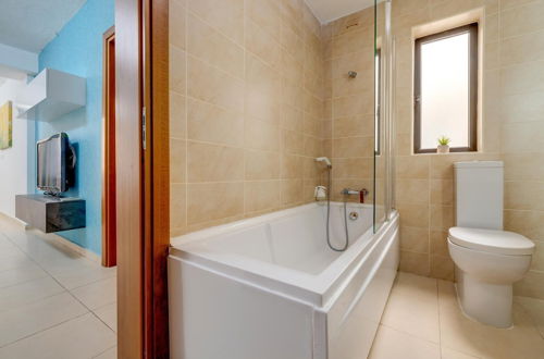 Photo 12 - 2 Bedroom Apartment Sliema Tigne Suites