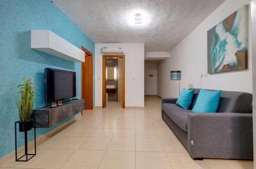 Photo 1 - 2 Bedroom Apartment Sliema Tigne Suites