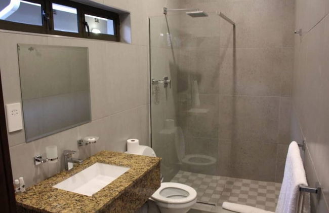 A Pristine B B Located in the Peaceful Suburb of Belvedere Harare - 2007 - Photo 2