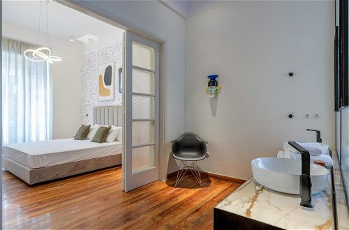 Photo 6 - An Outstanding 3 Bdrm Apartment in the Heart of Athens