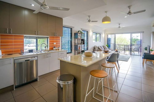 Foto 5 - ZEN NOMAD - 2BR Nightcliff Apartment