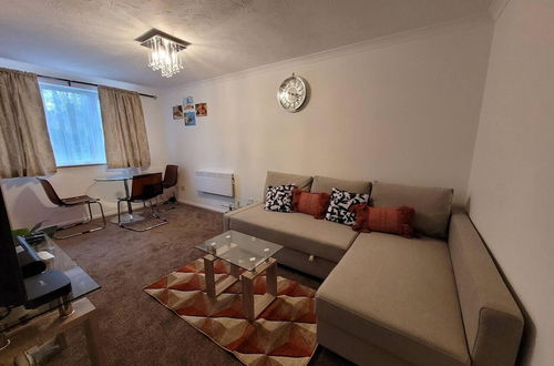 Photo 6 - Tastefully Decorated 1 bed Flat Near Abbeywood