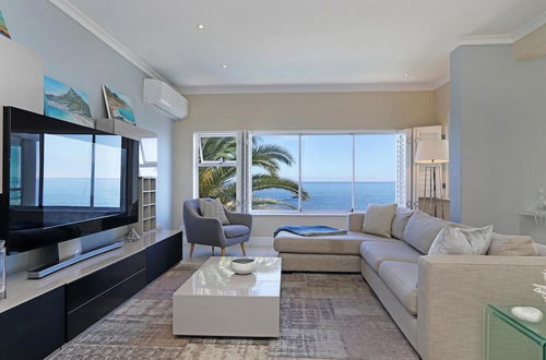 Photo 9 - Cape Nights Villa - Camps Bay