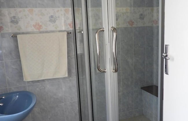 2 Bedroomed Apartment With En-suite and Kitchenette - 2069 - Foto 9