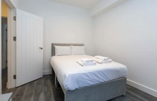 Photo 3 - Modern 2BD Flat With a Garden - West Hampstead