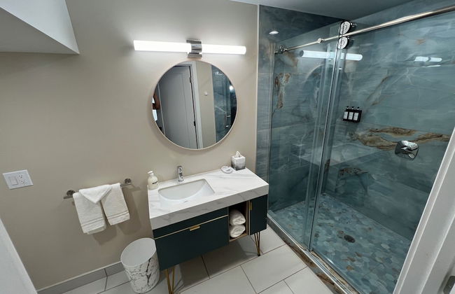 Lighthouse Inn & Suites - Foto 58