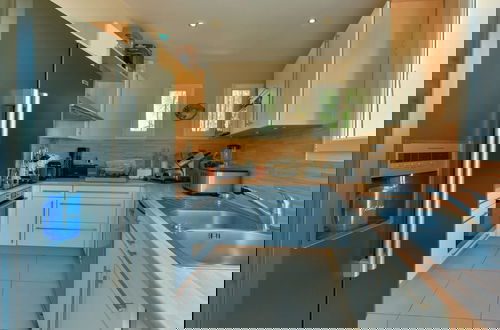 Foto 6 - Beautiful Holiday Home With Terrace