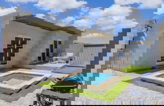 Foto 1 - Brand NEW 1br2ba w Privatepool in Amazing Location