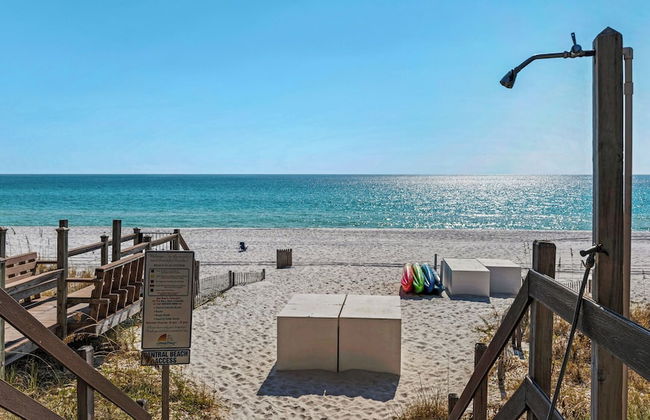 4BR Home, Private Pool, Steps From Beach, Minutes to Top Attractions - Photo 73