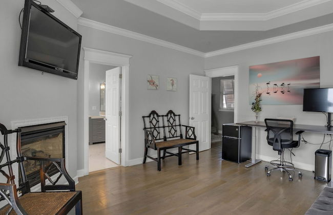 4BR Home, Private Pool, Steps From Beach, Minutes to Top Attractions - Photo 46
