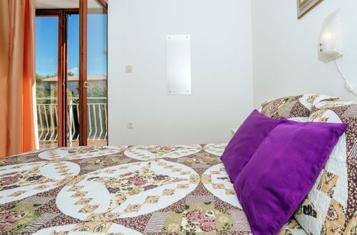 Photo 4 - Spacious First Floor Accomodation With 2 Apartments, Near the Beach