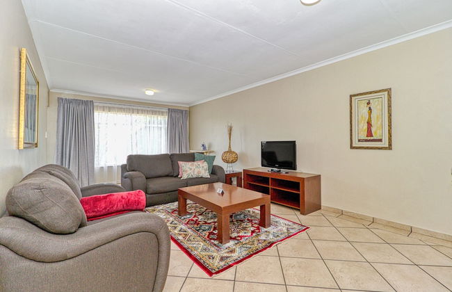 BM Gardens Apartment Hotel - Photo 18