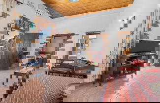 Foto 2 - Countryside Apartment 2 With Shared Swimming Pool