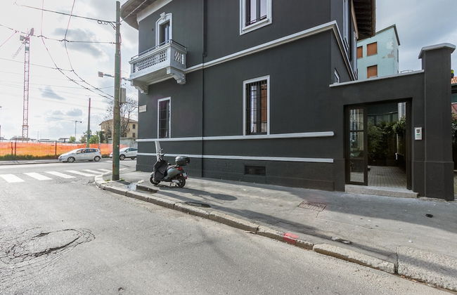 Studio in Milan's Bovisa Area - Photo 17