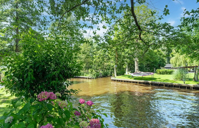 Group Home in Giethoorn With Waterside Terrace - Foto 40