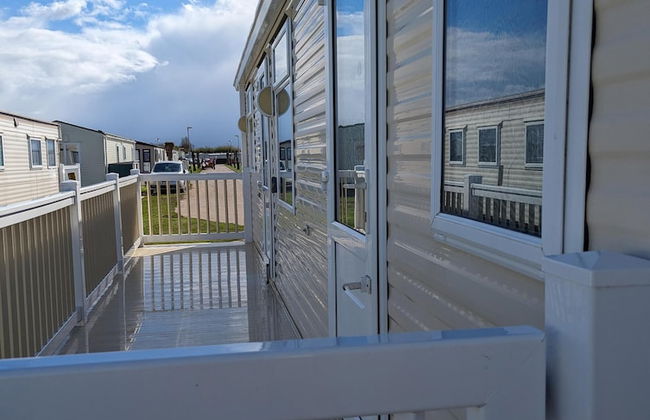 Remarkable Caravan- Chapel St Leonard's - Photo 24