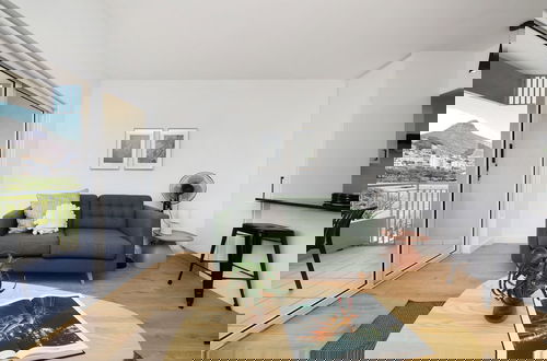 Foto 8 - Two Bedroom Apartment With Mountain Views