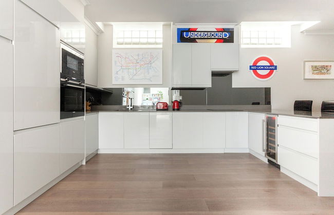 Red Lion Square by Onefinestay - Photo 10
