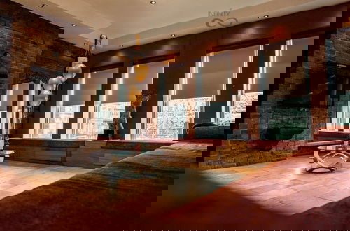 Photo 4 - The Famous Floor Sleeps 26 and Group Acc Sleeps30