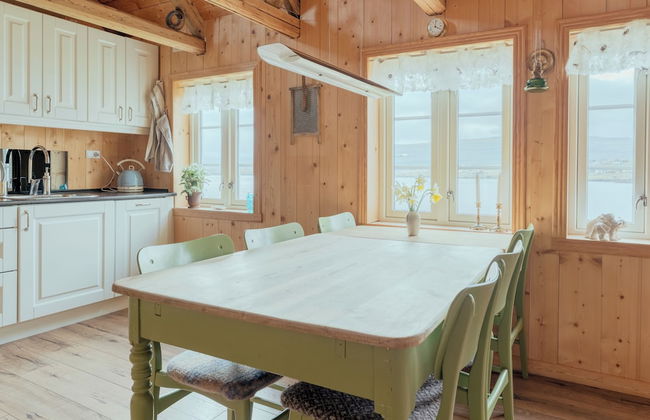 Greystone House - Historic - Unique - Photo 13