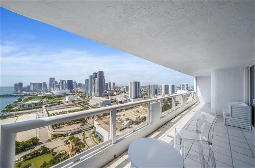 Photo 78 - Modern and Bright Penthouse With Ocean View