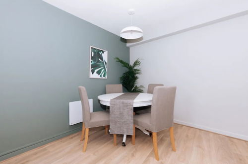 Photo 12 - Relaxing 1BD Flat With a Roof Terrace - Portobello