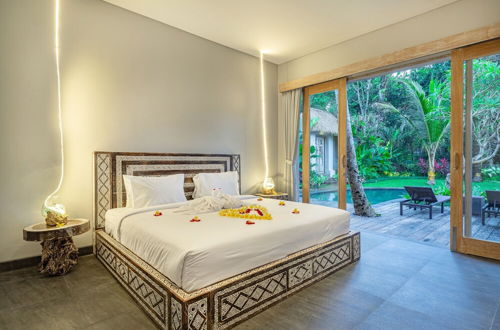 Foto 44 - Brand New luxury 3BR Villa Ethnic Ubud 2